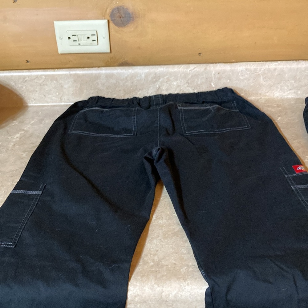 Nurses scrub pants. - Picture 4 of 6